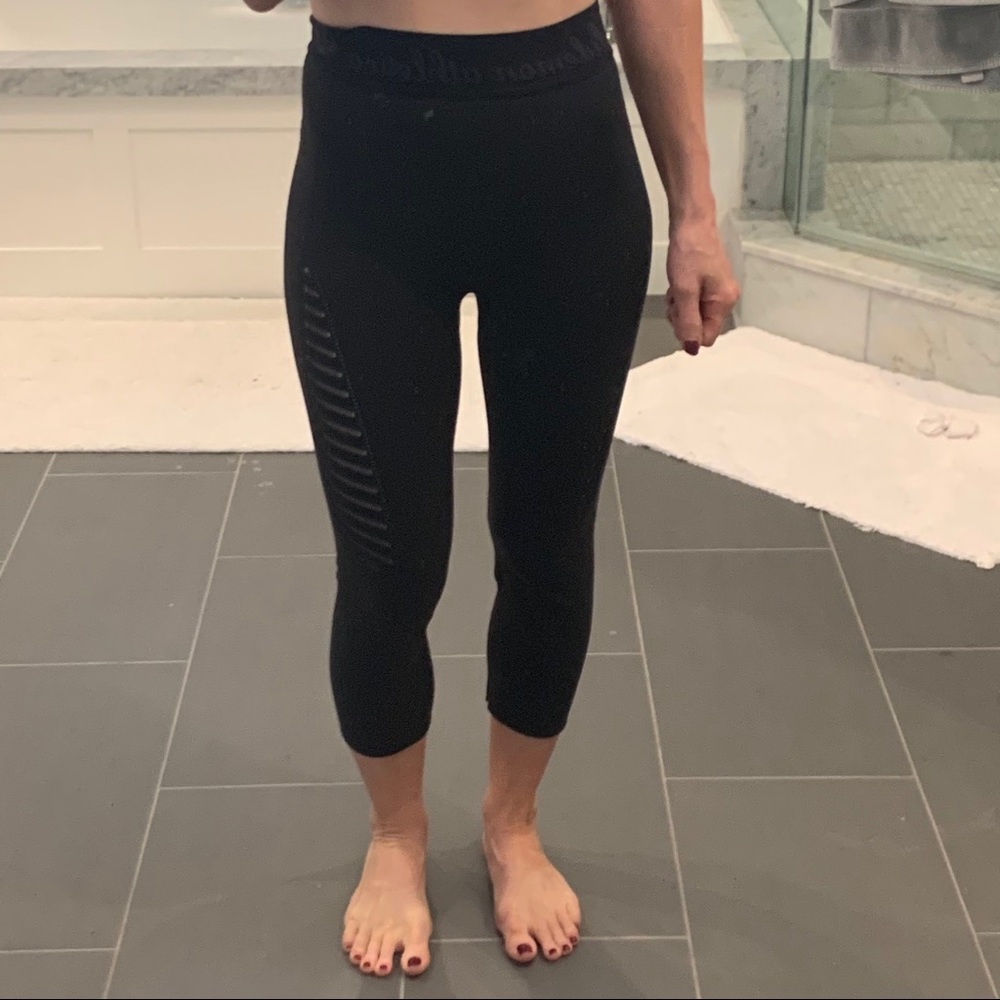 Lululemon cropped black leggings